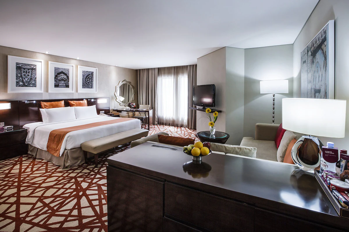 اتاق هتل کراون پلازا دیره دبی